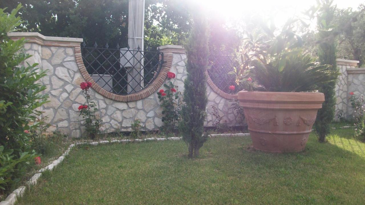 Il Giardino Degli Ulivi Bed and Breakfast Canneto  Εξωτερικό φωτογραφία
