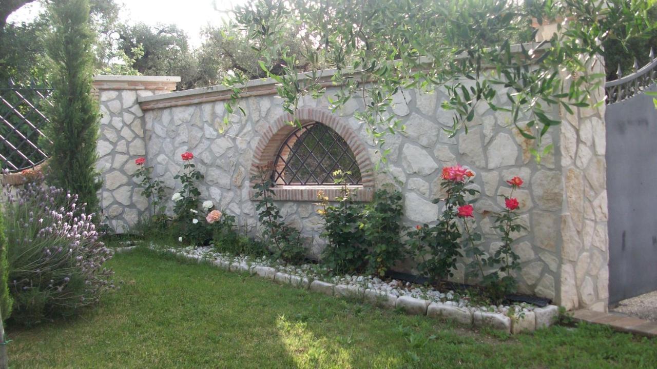 Il Giardino Degli Ulivi Bed and Breakfast Canneto  Εξωτερικό φωτογραφία