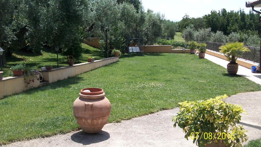 Il Giardino Degli Ulivi Bed and Breakfast Canneto  Εξωτερικό φωτογραφία